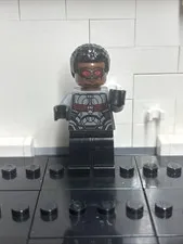 Lego Marvel Falcon Minifigure SH503
