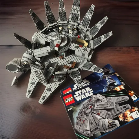 LEGO Star Wars Millennium Falcon (Set #7965) 1254pcs Retired, No minifigs