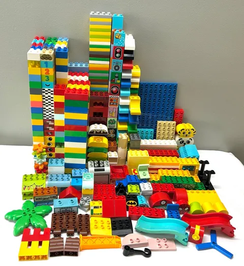 Huge Lego Duplo Lot 650+ Blocks Special Pieces Plates Over 14 Pounds