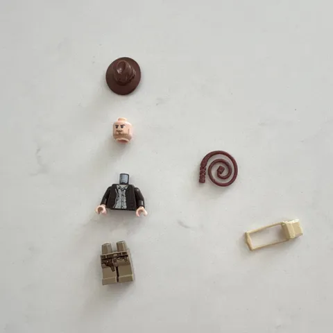 LEGO Indiana Jones Minifigure w/ Brown Hat, Whip & Tan Satchel Bag
