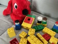 Rare Vintage 1984 Duplo Lego Red Rabbit Carrying Bag & Key Ring W/ 39 Pieces