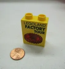 Lego Duplo Legoland FACTORY TOUR Specialty Block Brick 2009 Yellow w/ Red Gear