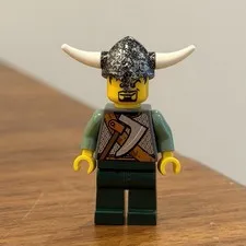 LEGO Viking Warrior Minifigure vik012 7019 Vikings