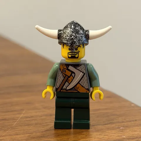 LEGO Viking Warrior Minifigure vik012 7019 Vikings