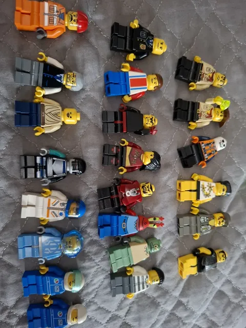 28 Pack Assorted LEGO Minifigure Lot – Random New Figures Authentic