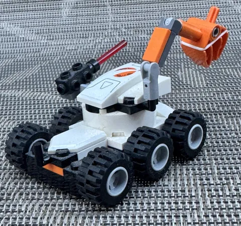 Lego City Mars Research Shuttle 6026 Rover with Grabbing Arm, Laser Titling 