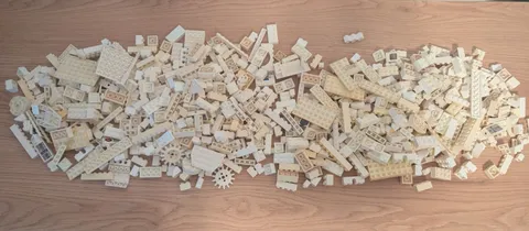 1.18 kg White Colored Bulk Lego Lot (may contain non-lego or mega blok pieces)
