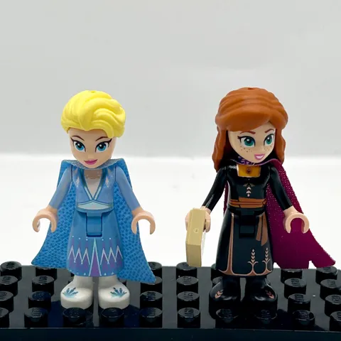LEGO Disney Princesses FROZEN Anna & Elsa Minifigures / Minidolls Set EUC