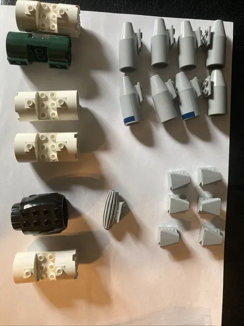 Lego Engine/Starfighter Engine Piece Lot; 16 Piece Lot