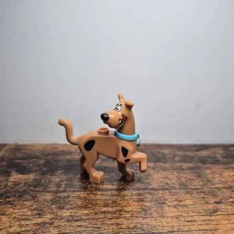 LEGO Scooby-Doo Minifigure Brown Black Light Blue w/ Collar Tag Retired