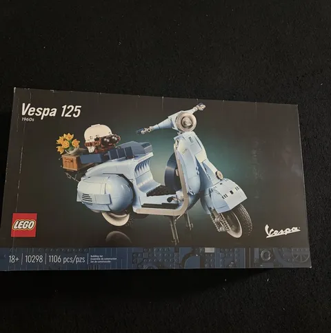 LEGO Icons Vespa 125 10298 Complete Set 1106 pcs, Ages 18+ RETIRED SET