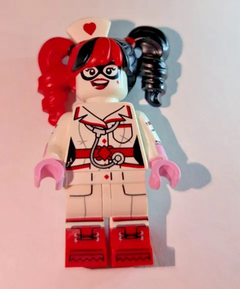 LEGO Nurse Harley Quinn coltlbm13 Batman Movie CMF Series 1 Minifigure Used