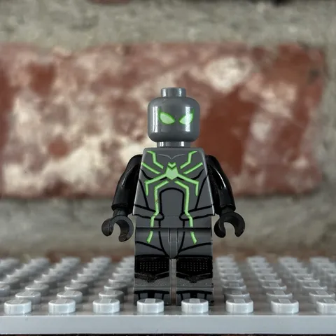 LEGO Spider-Man Stealth Minifigure in 'Big Time' Suit SH0691 Pre-Owned