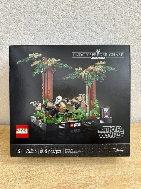 LEGO Star Wars: Endor Speeder Chase Diorama (75353)