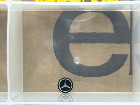 LEGO Parts - Black Tile, Round 1 x 1 Mercedes-Benz Logo - No 98138pb429 - QTY 1