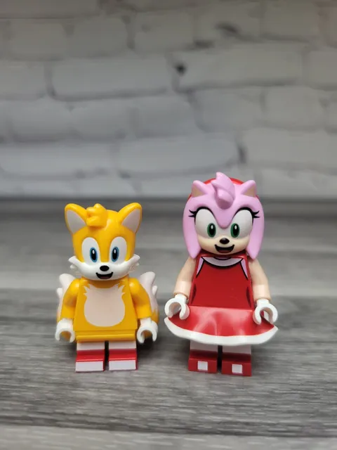 LEGO Sonic The Hedgehog Amy Rose Minifigure with TAILS son005 76992 Lot