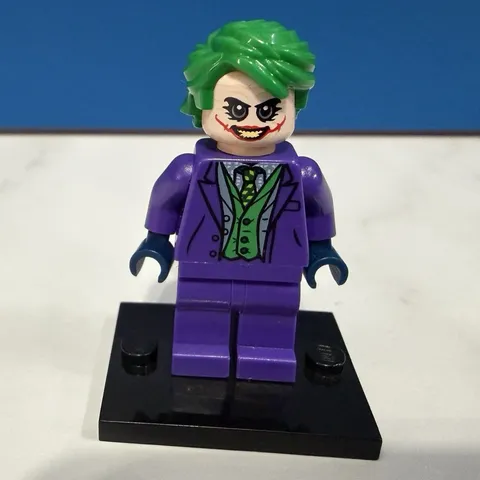 LEGO The Joker Minifigure The Dark Knight UCS Tumbler Minifigure 76023