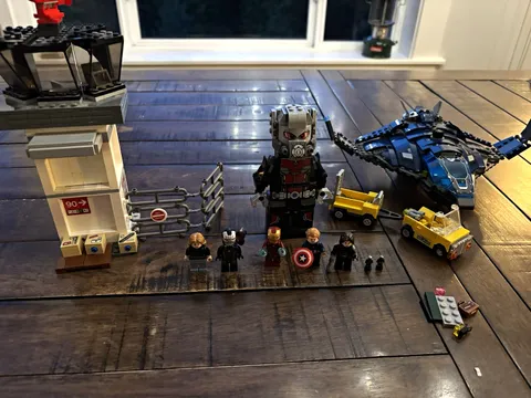 LEGO Marvel 76051 Super Hero Airport Battle