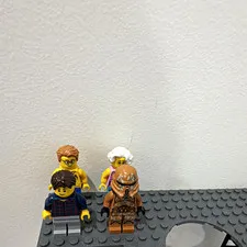LEGO Minifigure Lot of 4 Mixed Figures w/ Tan Helmet Figure - Plastic