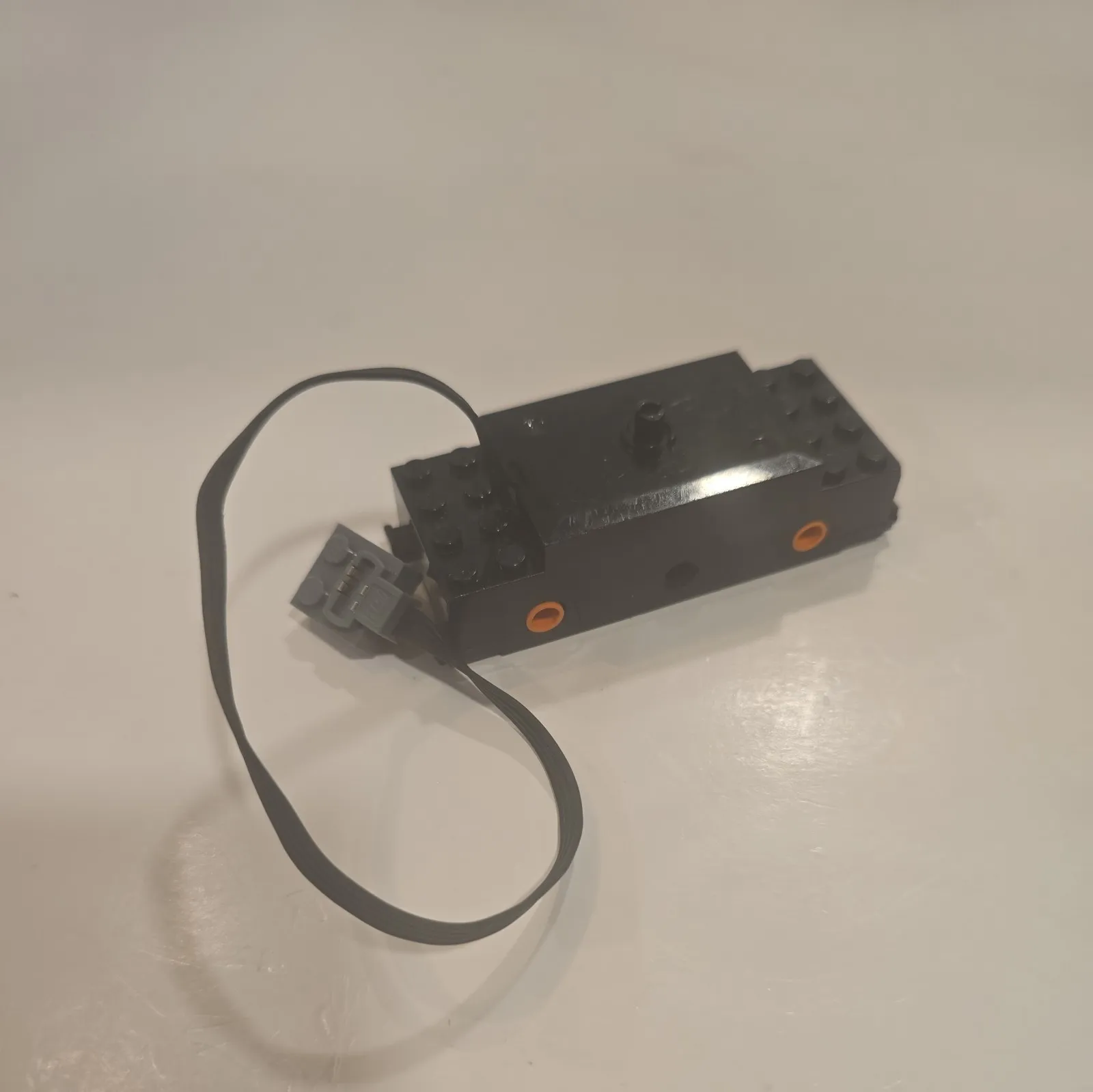 LEGO 9V Train Motor  & Orange Wheel Holders (87574c01) 4 available