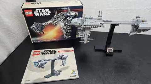 Lego Star Wars Nebulon-B Frigate 77904 w/ Manual & Box SDCC San Diego Comic Con