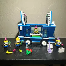LEGO Minions' Music Party Bus