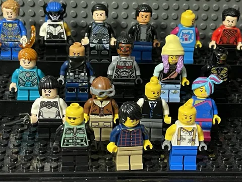 LEGO Minifigures Lot of 18 Great Condition Clean Assorted Mixed Figures