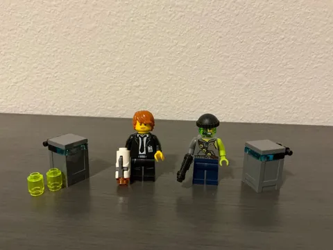 LEGO Ultra Agents Minifigures Riverside Raid 70160