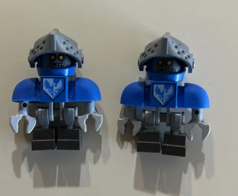 LEGO Lot of 2 Nexo Knights Minifigure Clay Bot 70315 With Visors