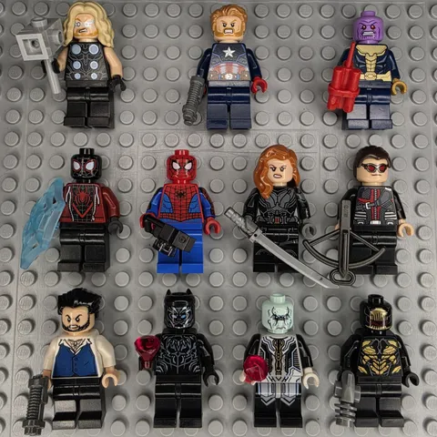 Lego Marvel Super Heroes Minifigures Lot and Accessories