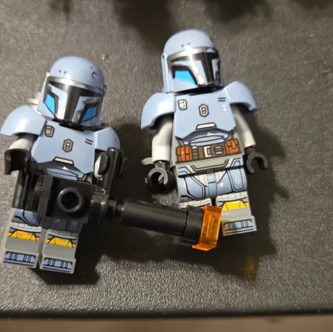 LEGO Star WarsPaz Vizsla Mandalorian Minifigures Lot of 2 w/ Armor & Weapons