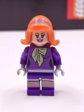 NEW Scooby-Doo Daphne Blake Custom Lego Minifigure 75904 Mystery Mansion