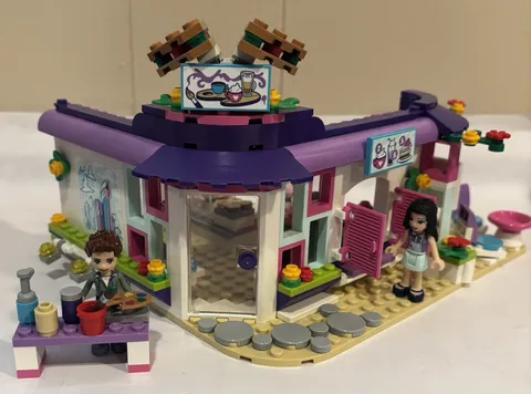 Lego Friends Pop Star Dressing Room (41104) Used 100% Complete!
