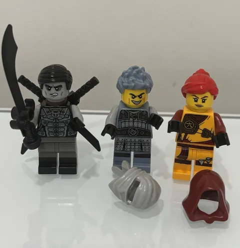 LEGO NINJAGO: Minifig Accessory Set 853687 Retired Ash Shade Skylor Booster Pack
