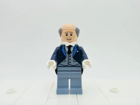Alfred Pennyworth, Pinstripe Vest - sh0313 - Set 70909 - LEGO Super Hero Minifig