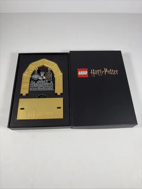 LEGO Harry Potter (5009867) Hogsmeade Sign (76457 Village GWP) Limited Edition