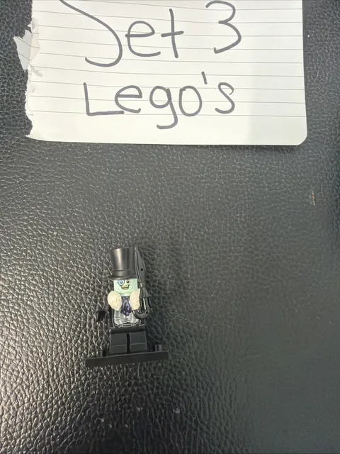 LEGO Batman Movie Penguin Minifigure 70909 2017 Retired Genuine Figure