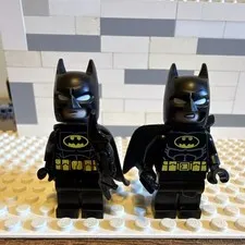 LEGO Batman Minifigure Lot of 2 w/ Capes and Batman Cowls Plastic 5+