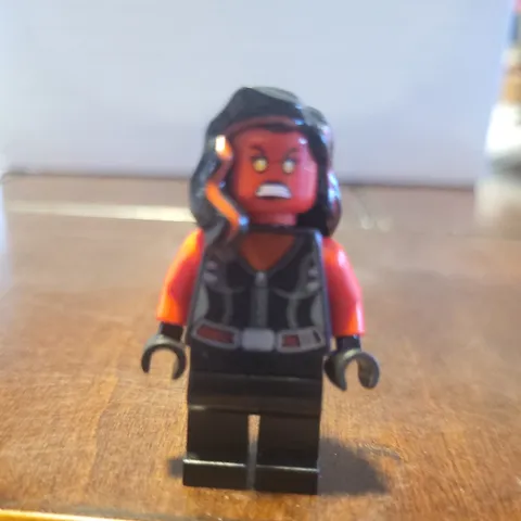 LEGO Super Heroes Red She-Hulk Minifigure Avengers Betty Ross 76078 sh0372