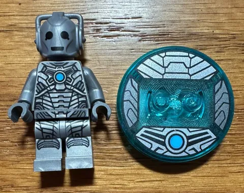 LEGO Dimensions Dr. Who CYBERMAN minifigure with disc