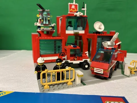 Vintage LEGO TOWN FIRE CONTROL CENTER STATION 6389 100% Complete Box Instruction