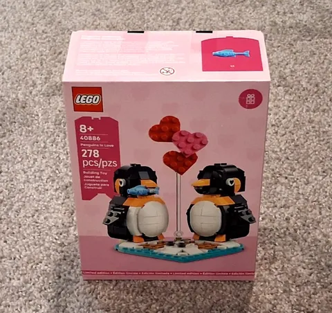 LEGO Holiday Penguins in Love 40886 Valentines Day GWP Limited Edition