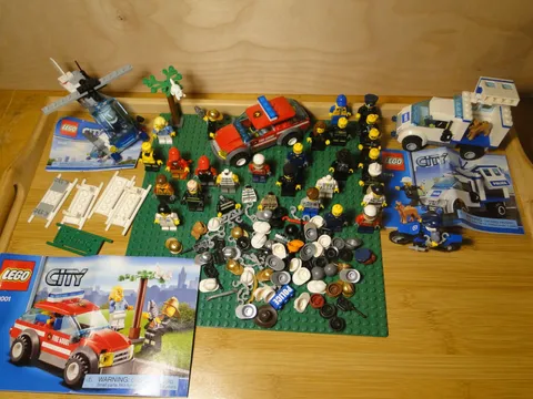 LEGO Minifigure Lot COPS & ROBBERS Police Criminals Fire Fighter Paramedics Car