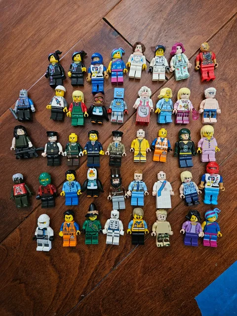 Lego Miniatures Figures Mixed Lot 42 pieces