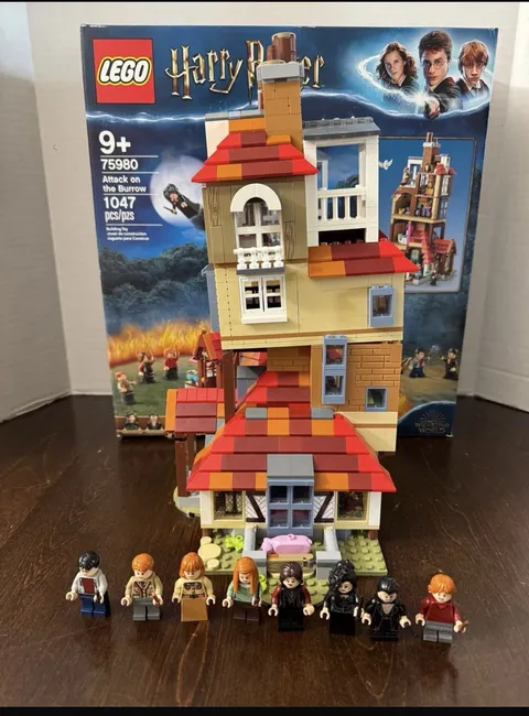 LEGO Harry Potter 75980 Attack on the Burrow Complete w/ Box Manual All Minifigs