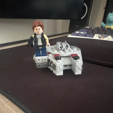 LEGO Star Wars 75295 Millenium Falcon Microfighter