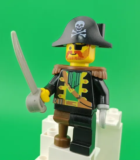 LEGO Minifigure Genuine Captain Redbeard pi055 set 6251 yrs 1989-2002 RETIRED