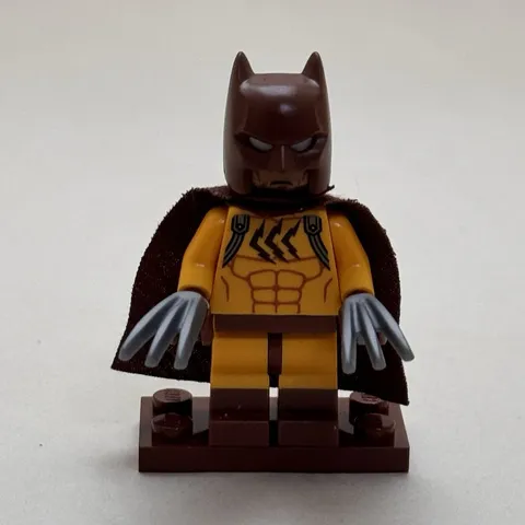LEGO Catman minifigure from The LEGO Batman Movie w/ Brown Helmet, Cape & Claws