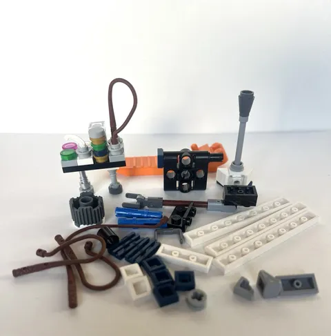 LEGO Star Wars Miscellaneous Pieces Gears, Bricks, Axle, Whips ￼
