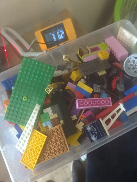 LEGO Bulk Lot 3 lbs Mixed Bricks Parts & Pieces - Random Assor
